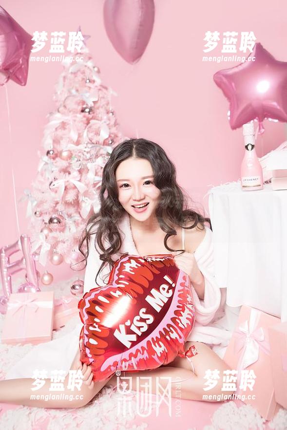 GIRLT果团网 - 王婉悠水手服私拍，欲望和清新在这里奇妙碰撞。