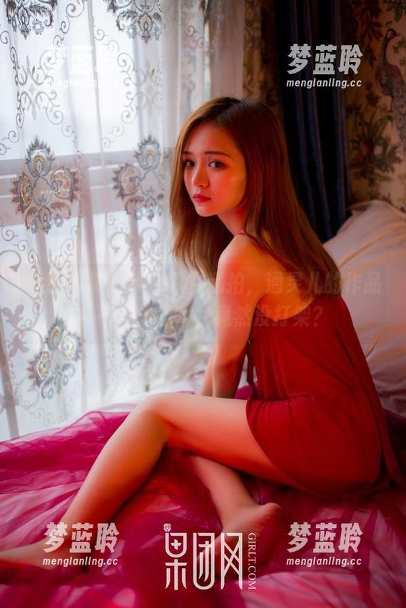 GIRLT果团网-通灵儿 GIRLT果团网 - 双人私拍,通灵儿的作品——友情出演,竟然没打架?