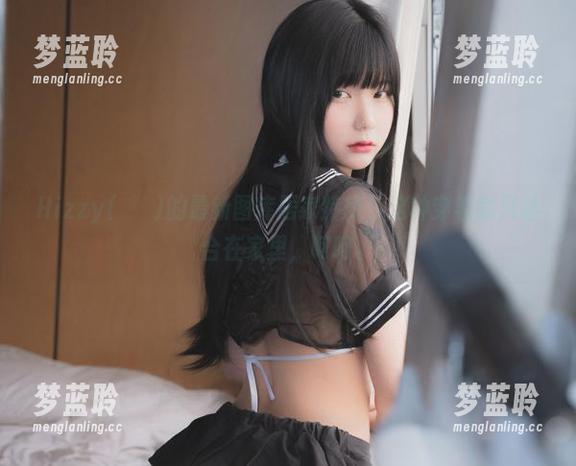 Hizzy(히지)的最新图库居家特辑，这种穿着就只适合在家里，呵呵。