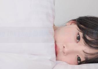 看完Kang Inkyung的美图，下载一张给你爱的鼓励吧！