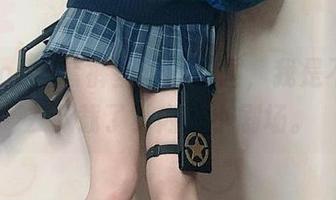 Kettoe全套裤里丝的构图，我是不是该去下载了？内心小剧场。