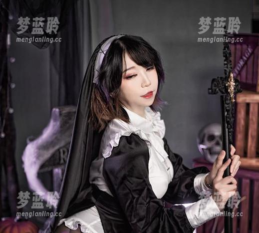 你能想象吗？Leah梓未2022圣诞的美图，完全抓住了我所有的注意力！