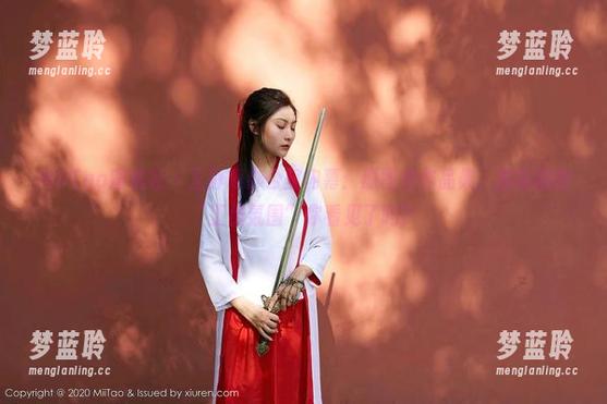 MiiTao蜜桃社 - 王静瑶办公室内幕：原图和作品集，那隐藏的“工作氛围”你看见了吗？