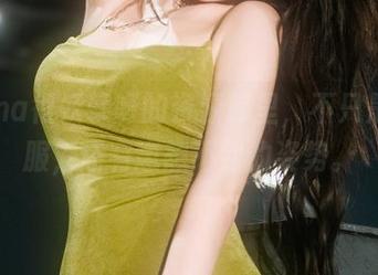 在Tina很妖孽呀的资源库里，不只是体操服，还有意想不到的姿势。