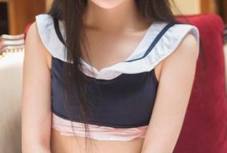 TouTiao头条女神 - 白裙的诱惑——李丽莎最新套图，哎呀，被那条裙子迷得晕乎乎的。