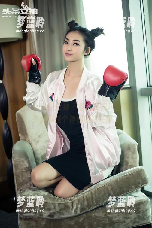 TouTiao头条女神-童安琪 TouTiao头条女神 - 看着童安琪的写真,少女真是个神秘的存在啊。