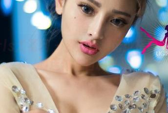 UGirls尤果网 - 资源流浪记：搭配乔依琳的连体衣自制私拍