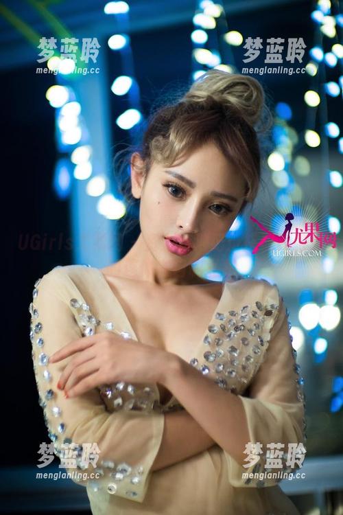 UGirls尤果网 - 资源流浪记：搭配乔依琳的连体衣自制私拍