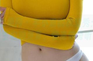 UGirls尤果网 - 芊小童的教室秀：免费图包，学生们别羡慕，快来做旁听生吧！