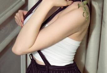 UGirls尤果网 - 发现了！图库里最难忘的高清：颜亦汐和她的白丝！