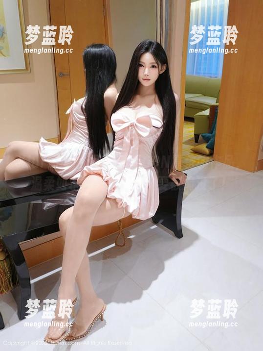 Xiuren秀人网 - 看MOON嘉依的作品，温柔如水，我这心都快要被淹没了！