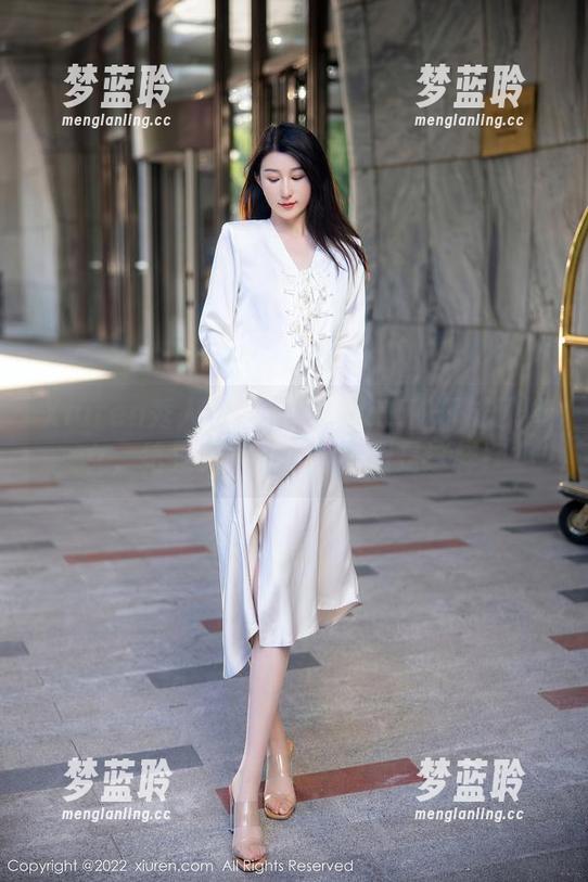 Xiuren秀人网 - 看！tina_甜仔成了修女，结果无圣光下的原图是这样！