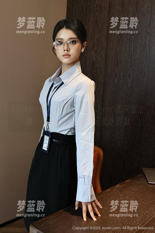 Xiuren秀人网 - youOvOyou的灰丝全集：当一个博主也爱玩灰度游戏