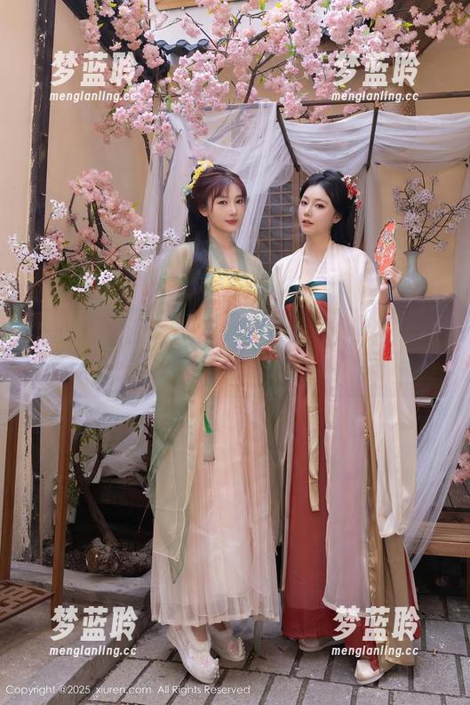Xiuren秀人网 - 七七kiko精心挑选的自拍作品集，一个也不能少！