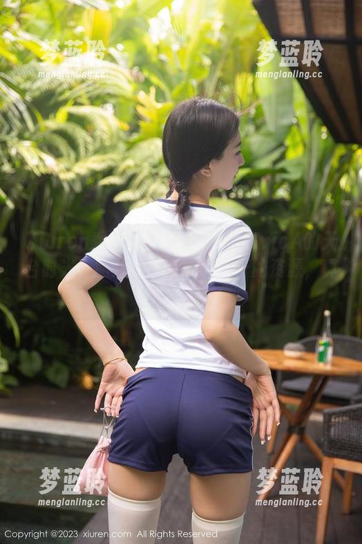 Xiuren秀人网 - 采访卓芷伊EricA的天台时光，图片里藏着脑洞大开的资源，真是太值得了