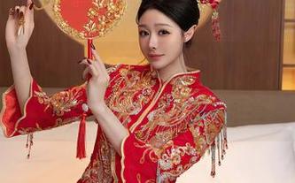 Xiuren秀人网 - 教室里没书本，反而有了一点闲情：周琰琳LIN的写真写真