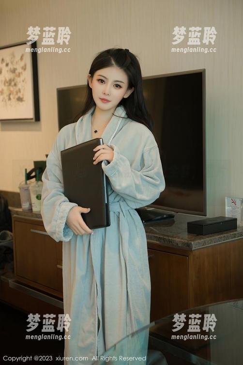 Xiuren秀人网 - 唐翩翩豹纹全套，图片里其实真的有在悄悄回眸？