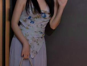 Xiuren秀人网 - 小爪几的JK图包，总有一张能抓住你的眼球，但你敢说你不会眨眼？