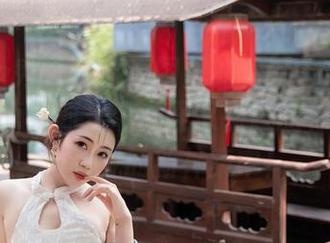 Xiuren秀人网 - 原图里的梦娜Vanessa护士装，绝对是个奇怪又有趣的存在，没准是我的新神集中！