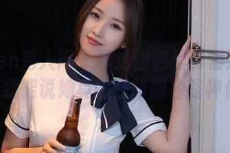 Xiuren秀人网 - 精选图包里有潘娇娇的制服–我能说她真的是降服各路神仙吗？