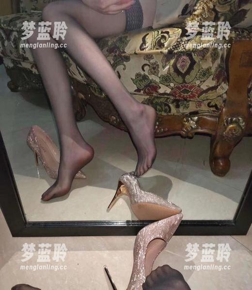 微密圈 - YuYu超甜丫最新图包：死库水，别喝了，这不是饮料！