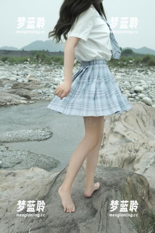 哟，eloise软软的短裙图包，轻松撩拨你的审美神经。