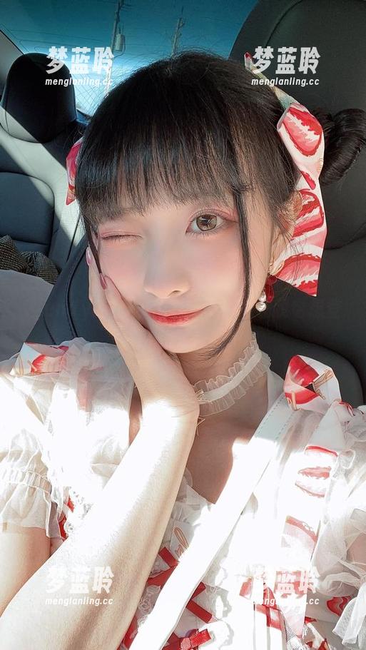 Wendy的空姐COS，不小心让我也想登机了！