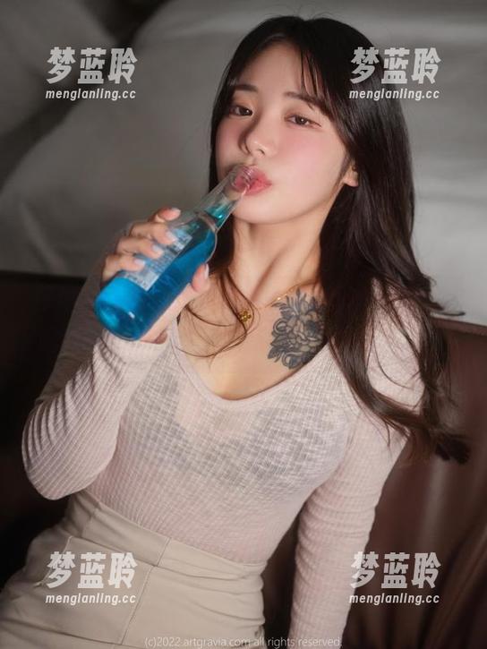 仔细观察原图中的裤里丝，这次真的对得起我的好奇心，wuyo(우요)你这手段。