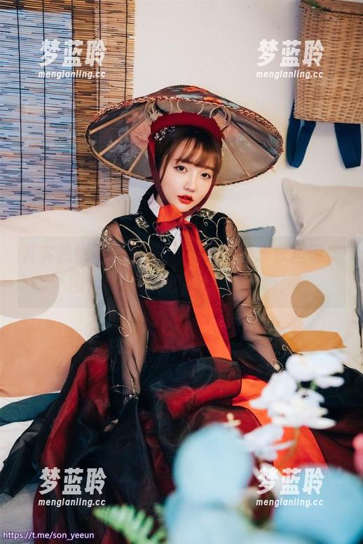 其实我也不想看的，yeeun孙乐乐圣诞美图仍旧抓住我的心，精选嗷！