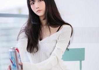 精选女仆套图来啦，一智智这是又想搞什么名堂？