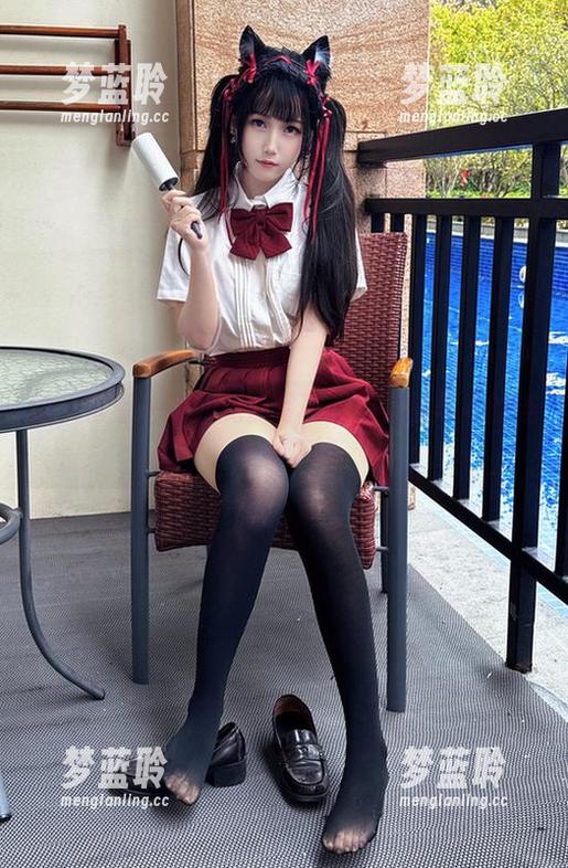 让人再看一遍的免费写真：不呆猫与她的连体衣之旅