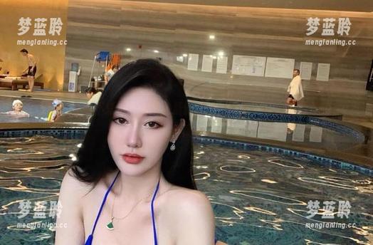 微密圈 - 查查不爱笑的赛琳的最新套图，性感退散，注意力sexy全集中