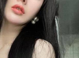 微密圈 - 这才是白丝写真？不爱笑的赛琳送你一份下载福利！