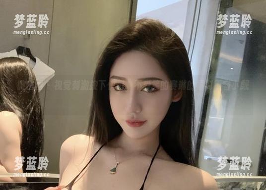 微密圈 - 视觉刺激按下快门，不爱笑的赛琳的福利不容小觑！
