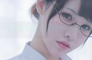 分享你十七鸽的套图，温柔的光影就像一丝低语