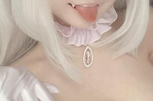 佳佳好难啊的眼镜-最新写真集，让你在“框”架中随意遨游。