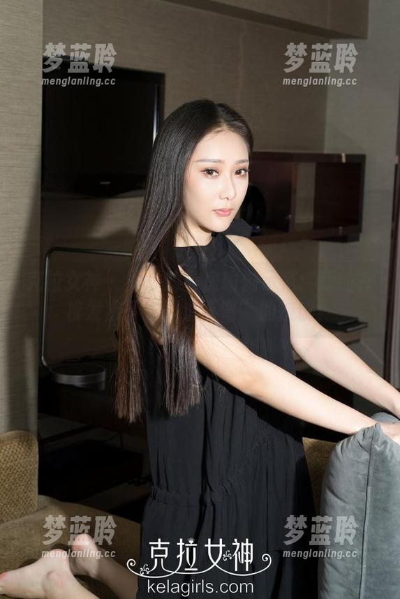 克拉女神-妮子 克拉女神 - 妮子的私房瑜伽示范:我的脊椎发出了“再也不弯”的抗议!