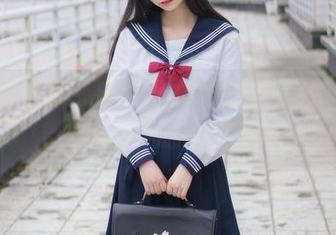 令人咋舌的兔玩映画黑色魅惑图包，让我思绪不时往回捋