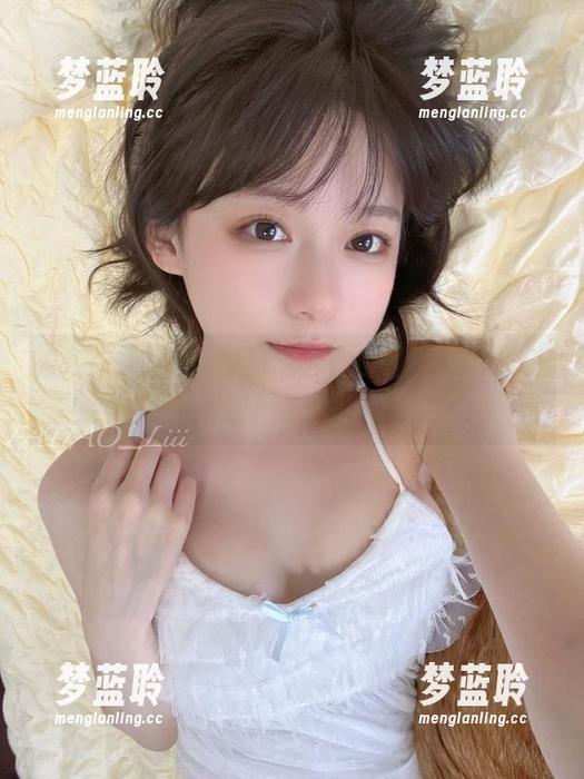 发条少女yoki的日常私拍图集：糟糕的发型却出奇的好看