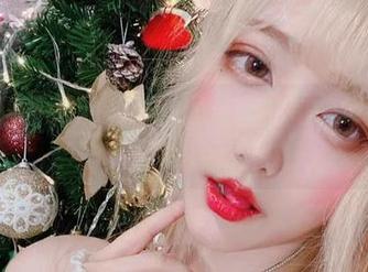 啾小妍Deer的制服：图包里的每一缕都在对我说话