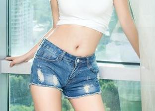头条女神 - 小小鱼的自拍，一池水各种角度，图库居然闲置了这么久！