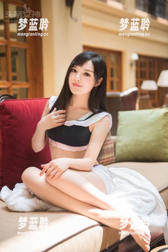 头条女神 - 筱溪泳装图包，精选细节充满惊喜，无法抗拒的好奇心啊