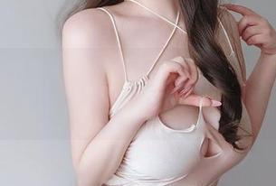 来了，女主K的性感黑猫套图，谁要给我点掌声？