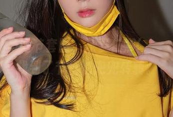 更新的圣诞节套图，从姜仁卿(강인경)身上找到了节日的兜兜转转。