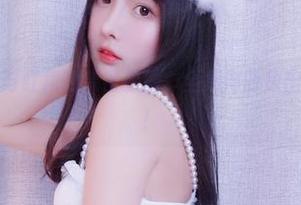 小小奶瓶儿与红裙的亲密接触，全集同时放出，原图无敌！