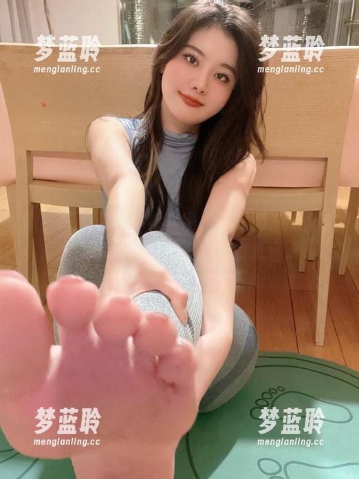 微密圈 - 最新御姐套图，就是阿朱啊又出大招了吗？我愣是想多看几遍。