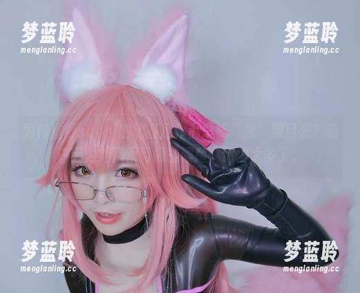 为何星野saori的比基尼作品总能“撩”到目光？或许因为她那双闪闪的眼睛，猜得太多了。