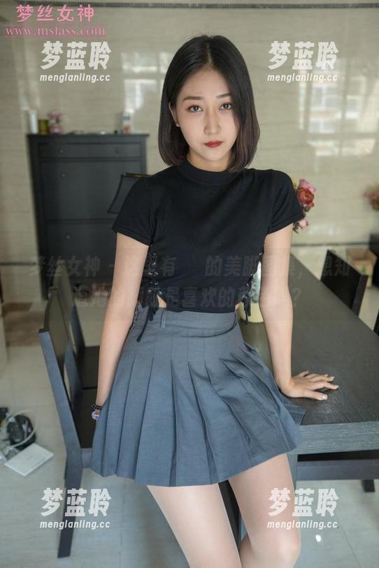 梦丝女神 - 这里有玥玥的美脚图集，想知道她的脚趾是喜欢的颜色吗？
