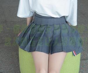 梦丝女神 - 宿楼里的女神魏婷婷又更新了！这次的玉足让人没眼看！