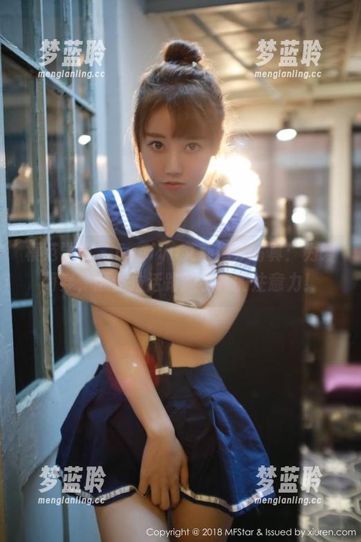 模范学院 - Evelyn艾莉婚纱写真：为爱而穿，顺便拉活路边小花的注意力！